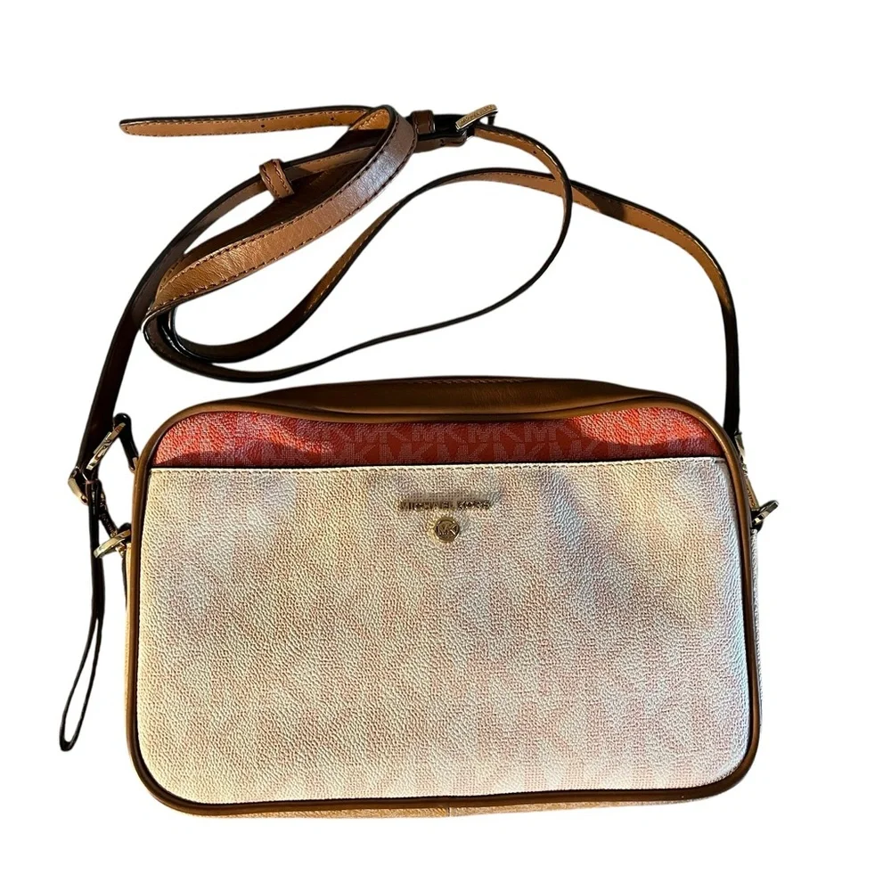 Michael Kors Jet Set Charm Large East West Crossbody Camera Bag